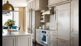 כיצד לשלב הדגשות פליז בעיצוב מודרני לגימור אלגנטי ומסוגנן?