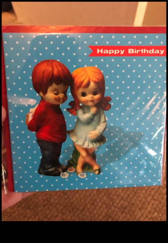 Retro Reverie: מתנות וינטג' ונוסטלגיות ליום הולדת רטרו